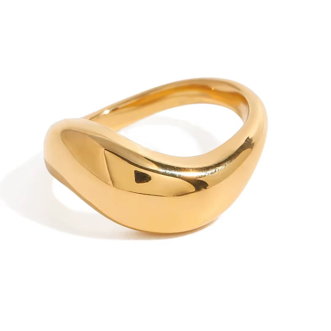 Gold Bold Wavy Ring | Waterproof